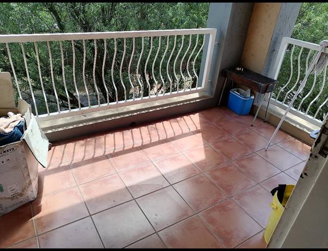 2 bed property to rent in WINCHESTER HILLS